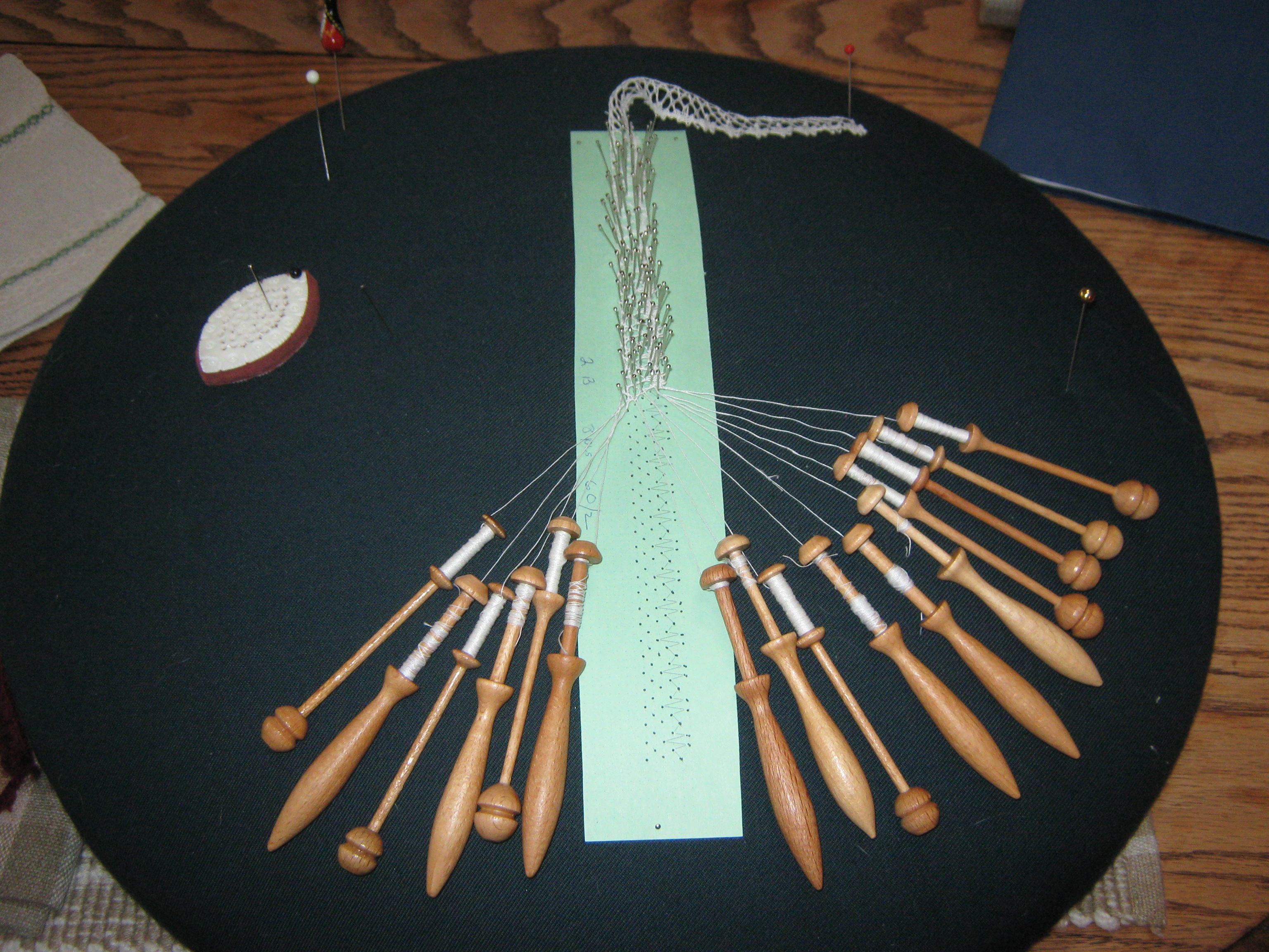 bobbin lace 11.2010 001